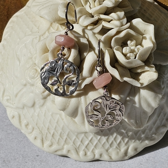 Silpada 925 Sterling Pink Soapstone Bead Floral Drop Earrings - Picture 9 of 13